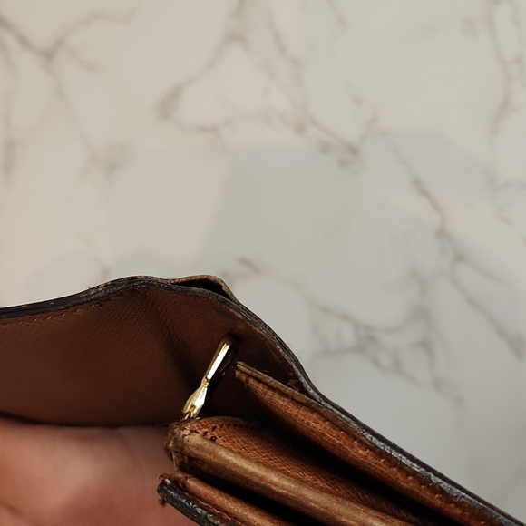 Authentic Louis Vuitton Monogram Sarah Wallet - Picture 11 of 13